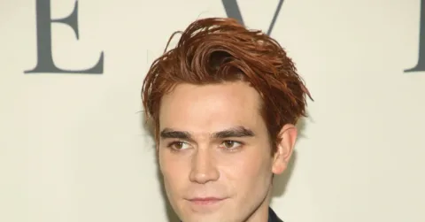 KJ Apa Ungkap Kebiasaan Ekstrem demi Atasi Kecanduan Makan: Pipis di McDonald's Lalu Dimakan Lagi