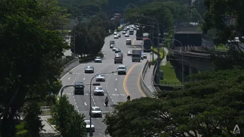 Singapura Kaji Ulang Sistem COE: Mobil Mahal Kena Surcharge, yang Murah Dapat Diskon