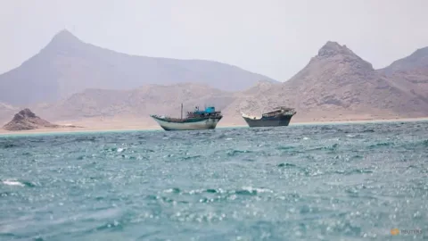 Laut Merah Membara: Houthi Blokade Ekspor Saudi, Harga Minyak Melonjak ke Tertinggi Dua Bulan