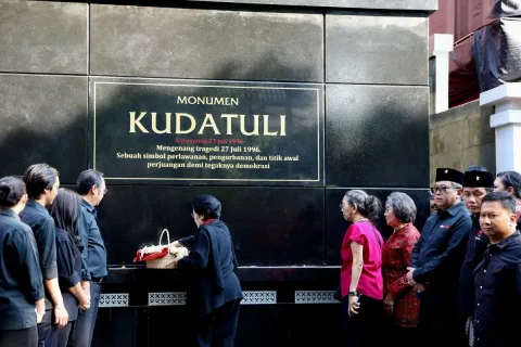 Menjahit Tanpa Bius: Kisah Dokter PDIP di Balik Tragedi Kudatuli 1996