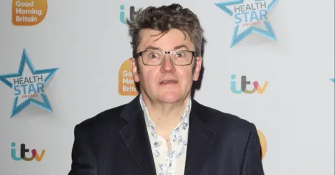Joe Pasquale Beli Rumah, Dapat Bonus Hantu Pilot Jerman Perang Dunia II