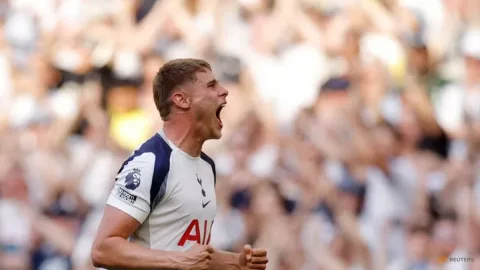 Setelah Nyaris Degradasi, Tottenham Pamer Kekuatan Finansial: ยฃ237 Juta untuk Tim Impian De Zerbi