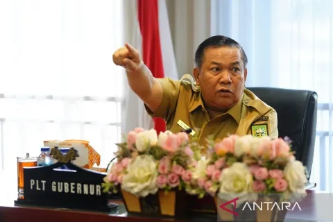 KPK Periksa Plt Gubernur Riau Terkait Uang Temuan Penggeledahan: Ini yang Digali