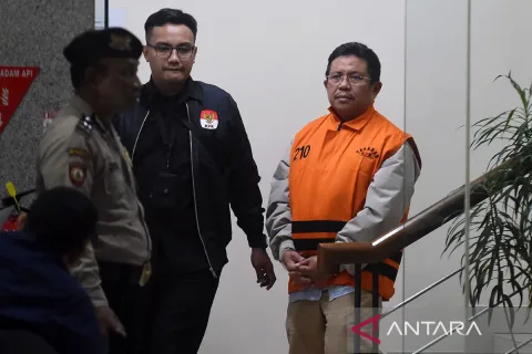 KPK Panggil 13 Saksi Kasus Bupati Lombok Barat, Pengusaha dan Notaris Diperiksa