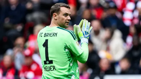 Manuel Neuer Beri Sinyal Pensiun: Musim Depan Mungkin yang Terakhir