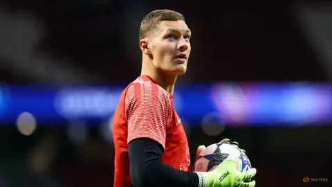 Ipswich Resmi Datangkan Kiper Belanda Kjell Scherpen dengan Biaya 11 Juta Dolar