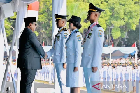 Prabowo Lantik 1.204 Pamong Praja Muda IPDN: 'Jadilah Pelayan Rakyat, Bukan Penguasa'