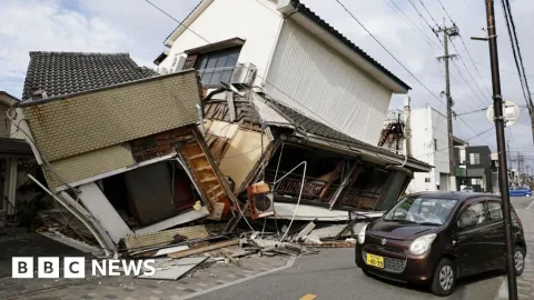 Gempa 6,8 SR di Kumamoto: 13 Tewas, Ratusan Terjebak di Mal, Kekhawatiran Susulan