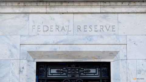 The Fed Tahan Suku Bunga, Namun Ketegangan Meningkat di Internal Bank Sentral AS