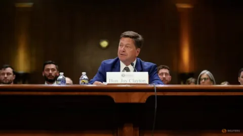 Senat AS Konfirmasi Jay Clayton sebagai Kepala Intelijen: Ancaman Baru bagi Demokrasi?