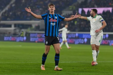 PSG Incar Charles De Ketelaere sebagai Alternatif Ferran Torres, Atalanta Pasang Harga €50 Juta