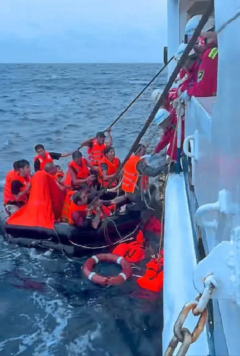Korban Selamat Kapal Kargo Tenggelam di Laut Natuna Bertambah, 48 Orang Dievakuasi