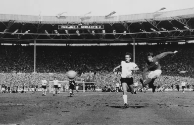 Gol Kontroversial dan Hattrick Hurst: 60 Tahun Final Piala Dunia 1966 yang Abadi