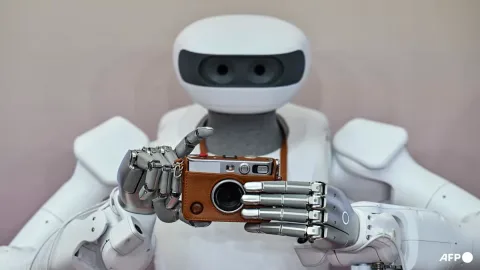 Perang Dagang Robot Humanoid: Beijing Tuding Washington Halangi Industri Dalam Negeri