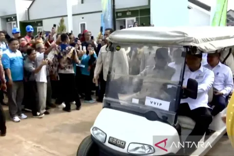 Prabowo Blusukan ke Rumah Subsidi di Batang, Target 3 Juta Rumah Diuji