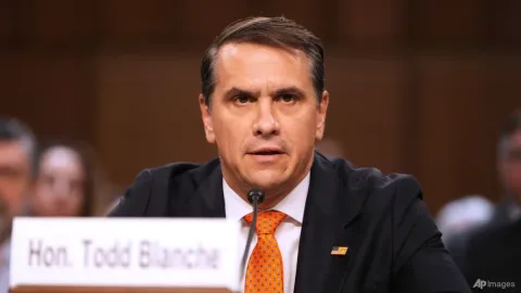 Konflik Internal Partai Republik: Trump Ancam Tarik Pencalonan Jaksa Agung Todd Blanche