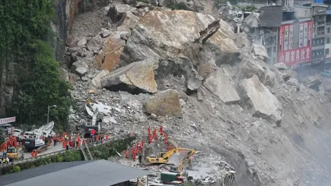 Bencana Longsor Chongqing: 51 Tewas, 10 Hilang, Operasi Pencarian Berakhir