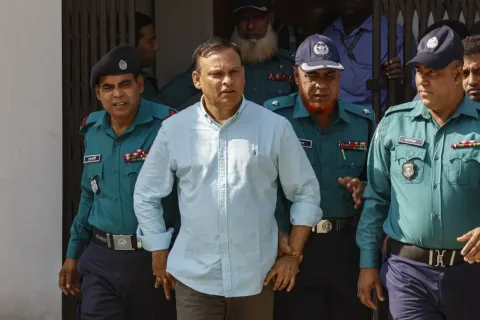 Kesaksian Mantan Komandan Pasukan Elit: Pembunuhan di Luar Hukum Terungkap di Pengadilan Bangladesh