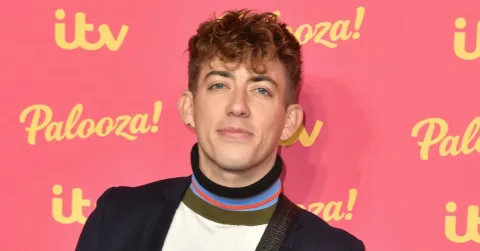 Kevin McHale Menyerang Fans yang Sebut Kematian Bintang Glee sebagai 'Kutukan': 'Diabolical'