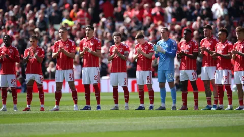 Newcastle Incar Bek Kanan Muda Feyenoord, Roma Masih Terdepan