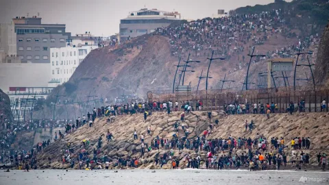 Gelombang Migran ke Ceuta Mereda: Spanyol Klaim Separuh Sudah Kembali, Ribuan Masih Terjebak
