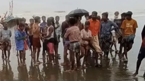 Tragedi di Perbatasan: Sembilan Pengungsi Rohingya Hilang Usai Perahu Terbalik di Sungai Naf