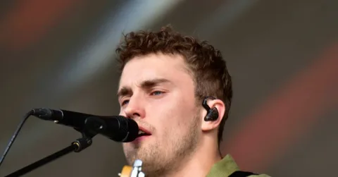 Sam Fender dan Olivia Dean Cetak Sejarah: 'Rein Me In' Pecahkan Rekor 73 Tahun di Tangga Lagu Inggris