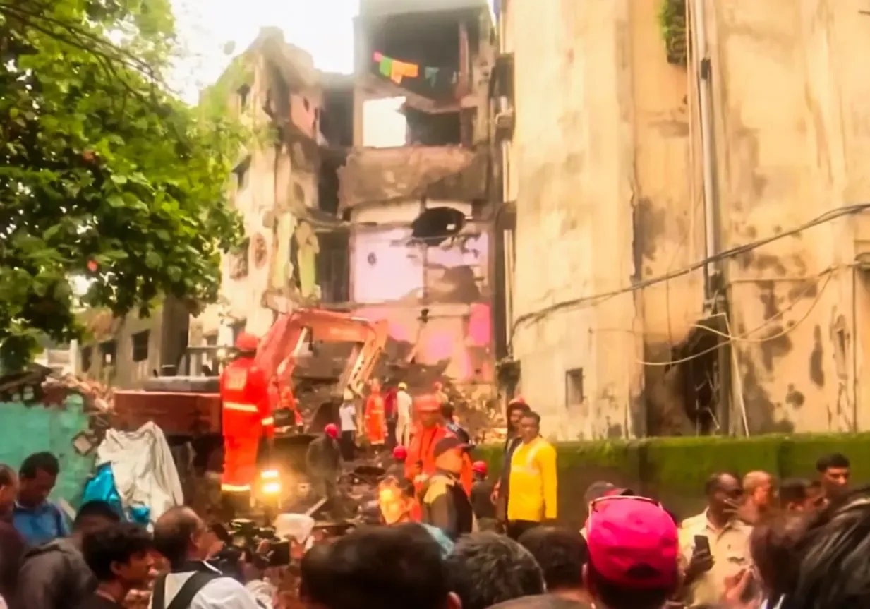 Runtuhnya Gedung Hunian di India: Sembilan Tewas, Operasi Penyelamatan Terus Berlanjut