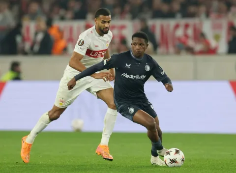Roma Siapkan €25 Juta untuk Givairo Read, Bek Muda Feyenoord yang Juga Diburu Nottingham Forest