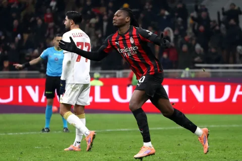 Fenerbahce Siapkan Tawaran Baru untuk Rafael Leao, Milan Tetap Patok Harga 60 Juta Euro