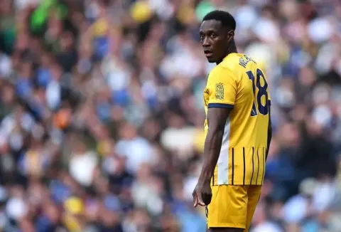 Chelsea Gaet Danny Welbeck: Strategi Jangka Pendek di Tengah Tekanan Finansial