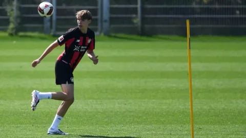 Bintang Muda Leverkusen Kennet Eichhorn Absen Tanpa Batas Waktu akibat Gangguan Metabolik