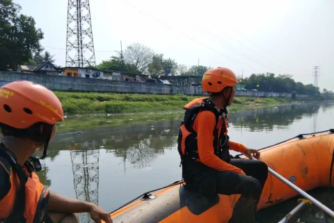 Operasi SAR Pemuda Tenggelam di Kali BKB Berlanjut: Derasnya Arus Jadi Kendala