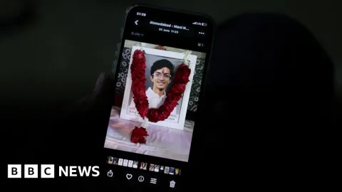Kebocoran Soal Ujian di India: 21 Pelajar Bunuh Diri, Gelombang Protes Menggulingkan Menteri Pendidikan