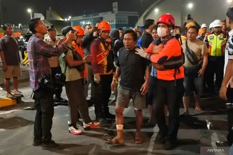 Evakuasi Korban Kebakaran KMP Mutiara Santosa II: 111 Selamat Tiba di Surabaya, Proses Identifikasi Berlanjut