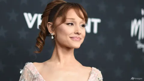 Ariana Grande Mundur dari Musikal West End, Pilih Fokus Pulihkan Diri