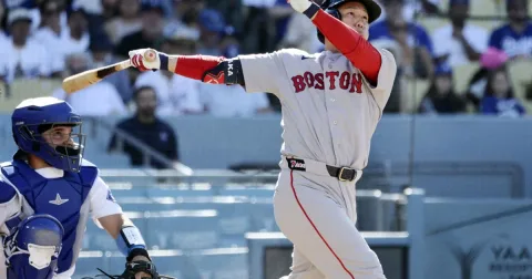 Yoshida Pukul Homer ke-5, Red Sox Tekuk Dodgers 8-4