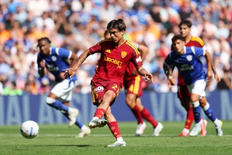 Keretakan di Ruang Ganti Roma: Dybala dan Cristante Terlibat Adu Dorong saat Dihajar Cardiff City