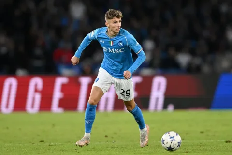 Napoli Somasi Schalke 04: Transfer Lindstrom Gagal, Klub Italia Siap Tempuh Jalur Hukum