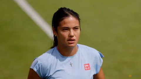 Emma Raducanu Dipastikan Absen di US Open 2025 akibat Retak Tulang Kaki