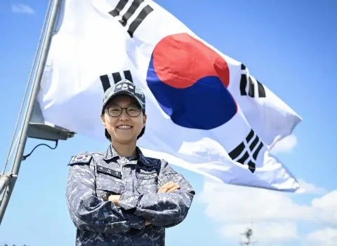 Kapten Wanita Pertama Pimpin Kapal Perang Amfibi Terbesar Korea Selatan: Tonggak Baru Kesetaraan Militer