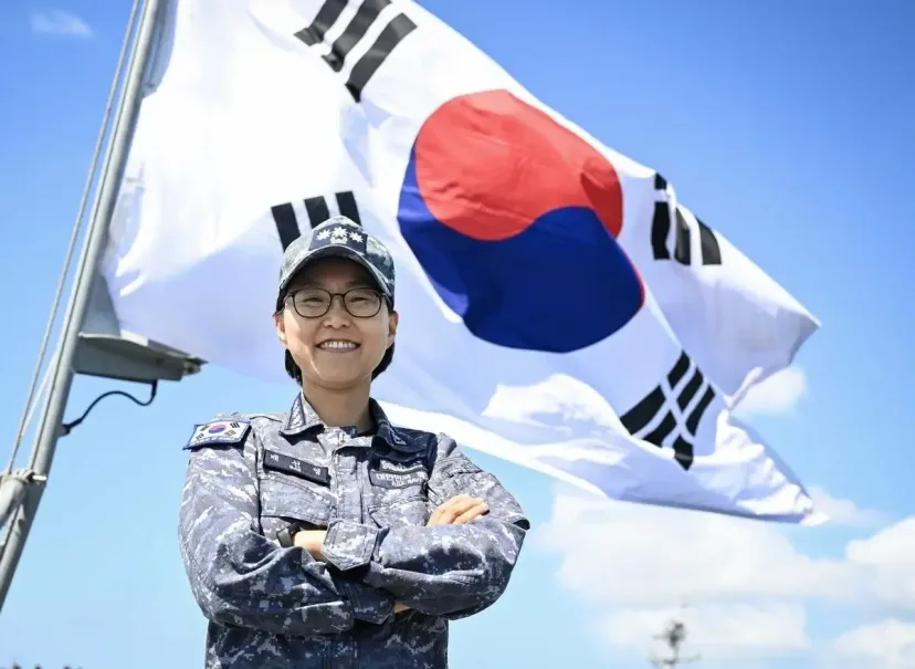 Kapten Wanita Pertama Pimpin Kapal Perang Amfibi Terbesar Korea Selatan: Tonggak Baru Kesetaraan Militer