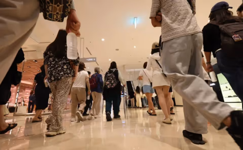 Gelombang Panas Ekstrem, Warga Korea Pilih 'Mallcation' dan Bandara sebagai Pelarian