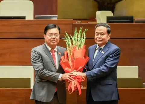 Vietnam Reshuffle: Nguyen Tien Hai Resmi Pimpin Kementerian Dalam Negeri