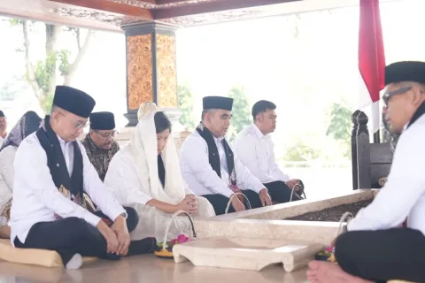 Ziarah ke Makam Bung Karno, MPR Tegaskan Persatuan Modal Hadapi Tantangan Bangsa