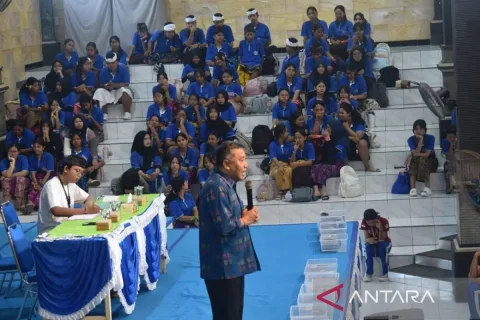 45 Ribu Pelajar Bali Dibekali Literasi Demokrasi: Strategi KPU Menyasar Pemilih Muda di Tengah Keterbatasan Anggaran