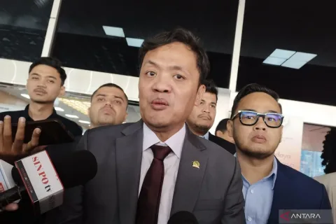 Isu Surpres Penggantian Kapolri Dibantah Komisi III DPR, Jenderal Sigit Dinilai Masih Dipercaya
