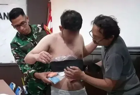 Warga Malaysia Kedua Ditangkap di Indonesia: Sabu dan Ekstasi Diselundupkan Lewat Korset
