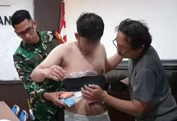 Warga Malaysia Kedua Ditangkap di Indonesia: Sabu dan Ekstasi Diselundupkan Lewat Korset