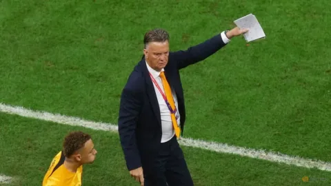 Van Gaal Buka Peluang Kembali Tangani Timnas Belanda di Tengah Krisis Pelatih